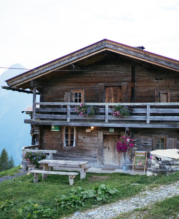 Die Grubenbauerhütte | © Urlaub am Bauernhof Tirol / Daniel Gollner Grubenbauernhütte von außen | © Urlaub am Bauernhof Tirol / Daniel Gollner