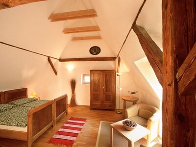Zimmer im Alten Zollhaus | © Urlaub am Bauernhof Burgenland / Familie Krizmanich Zimmer im Alten Zollhaus im Südburgenland | © Urlaub am Bauernhof Burgenland / Familie Krizmanich