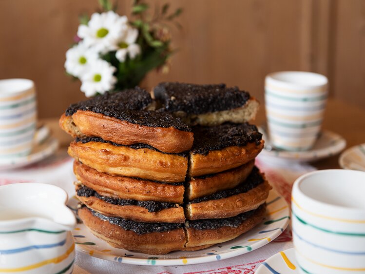 Typische Lesachtaler Spezialität: Stockplattln - hausgemacht von Bäuerin Helene Lugger | © Carletto Photography / Urlaub am Bauernhof Kärnten
