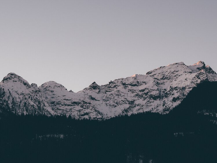 Verschneite Berge | © Urlaub am Bauernhof Kärnten / Daniel Gollner