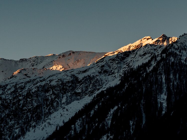 Sonnenaufgang auf den Bergen | © Urlaub am Bauernhof Kärnten / Daniel Gollner