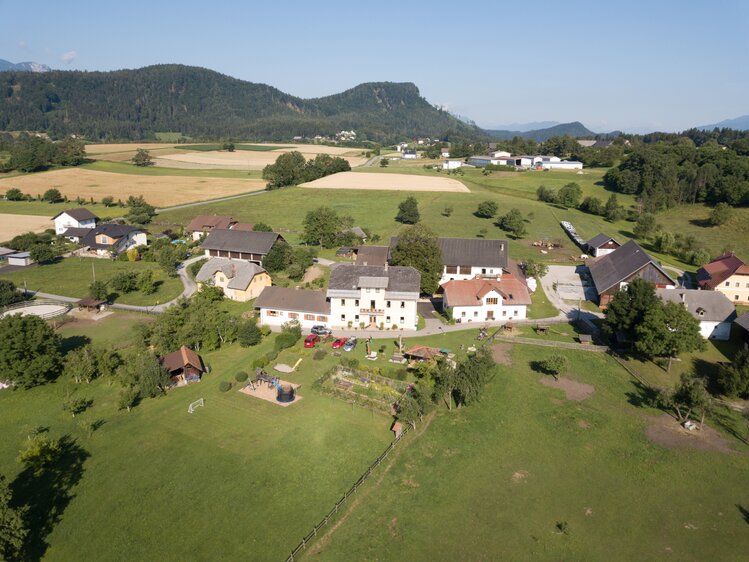 Hof von oben | © Urlaub am Bauernhof Kärnten / Daniel Gollner