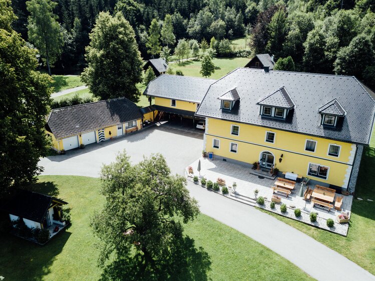 Hof von oben | © Urlaub am Bauernhof Kärnten / Daniel Gollner
