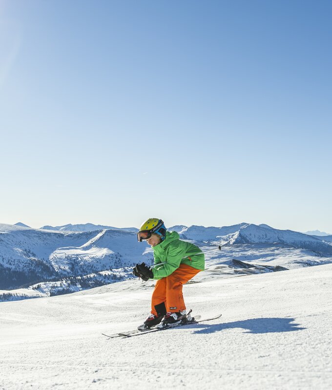 Zwei Kinder fahren Ski in Hocke  | © Franz Gerdl / Tourismusregion Katschberg Lieser-Maltatal