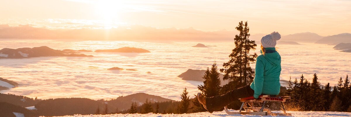 Saualpe mit Blick ins Lavanttal | © Michael Stabentheiner/ Tourismusregion Mittelkärnten Saualpe im Winter mit Blick ins Lavanttal mit Hochnebel | © Michael Stabentheiner/ Tourismusregion Mittelkärnten
