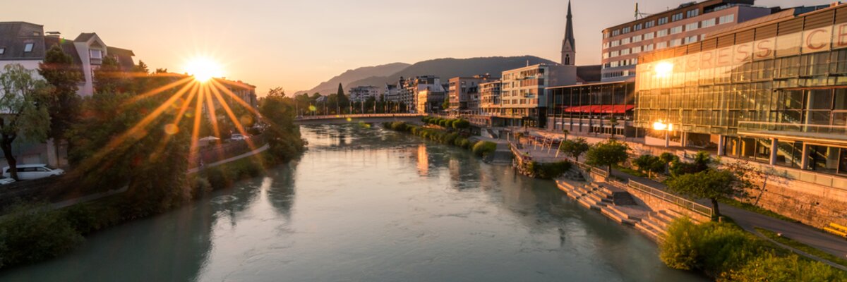 Die Statd im Sonnenuntergang von der Draubrücke aus gesehen | © Michael Stabentheiner / Region Villach - Faaker See - Ossiacher See 