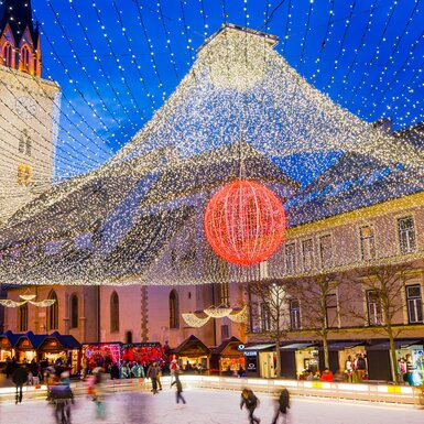 Eislaufplatz am Rathausplatz in Villach | © Michael Stabentheiner / Kärnten Werbung GmbH Eislaufplatz am Rathausplatz in Villach | © Michael Stabentheiner / Kärnten Werbung GmbH