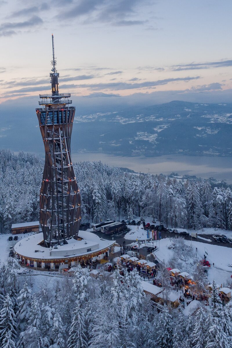 Pyramidenkogel im Winterkleid | © Gert Steinthaler / Wörthersee Tourismus GmbH Pyramidenkogel von oben im Winter  | © Gert Steinthaler / Wörthersee Tourismus GmbH