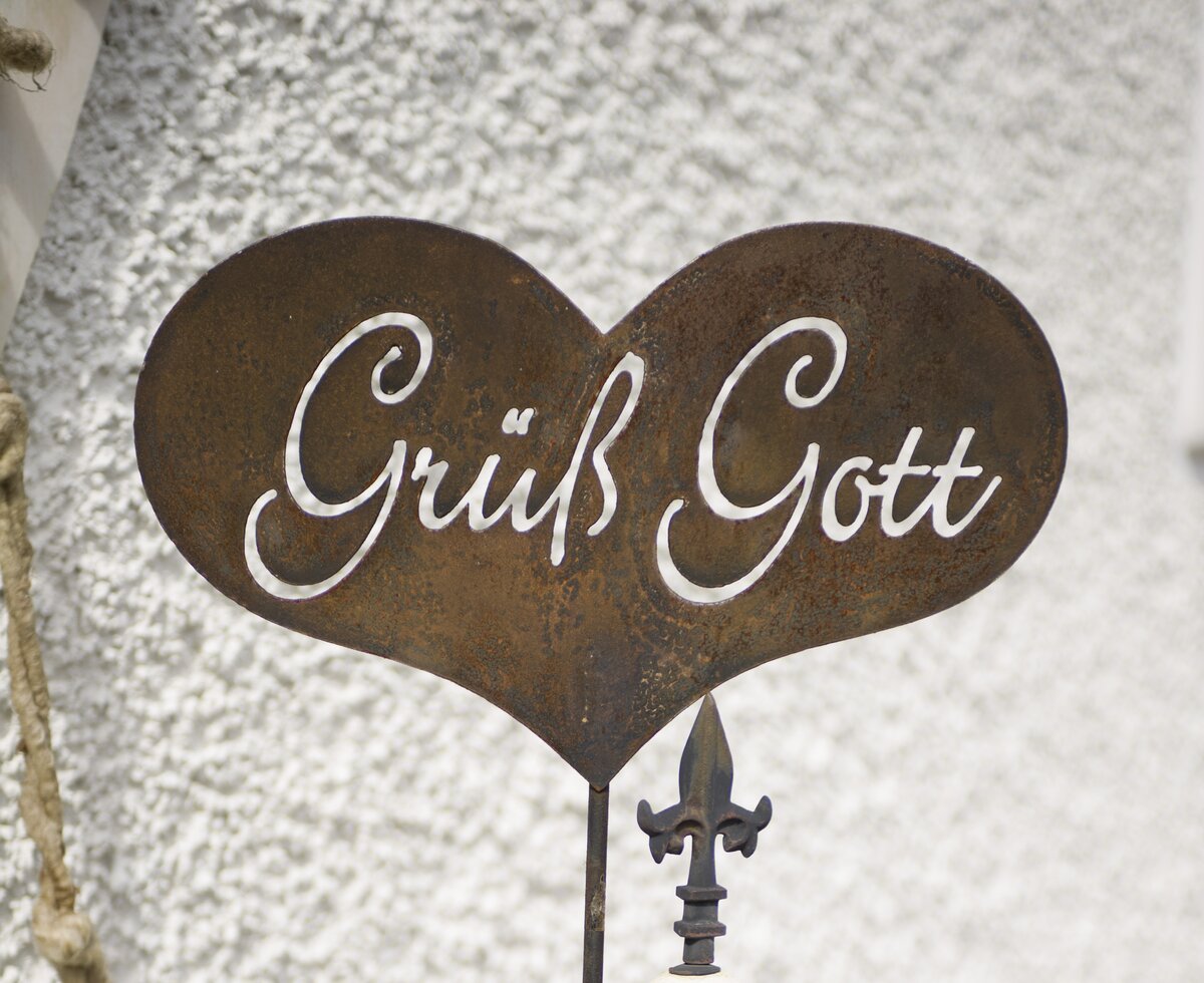 Grüß Gott Schild | © Urlaub am Bauernhof Niederösterreich / Karin Lohberger Grüß Gott Schild | © Urlaub am Bauernhof Niederösterreich / Karin Lohberger