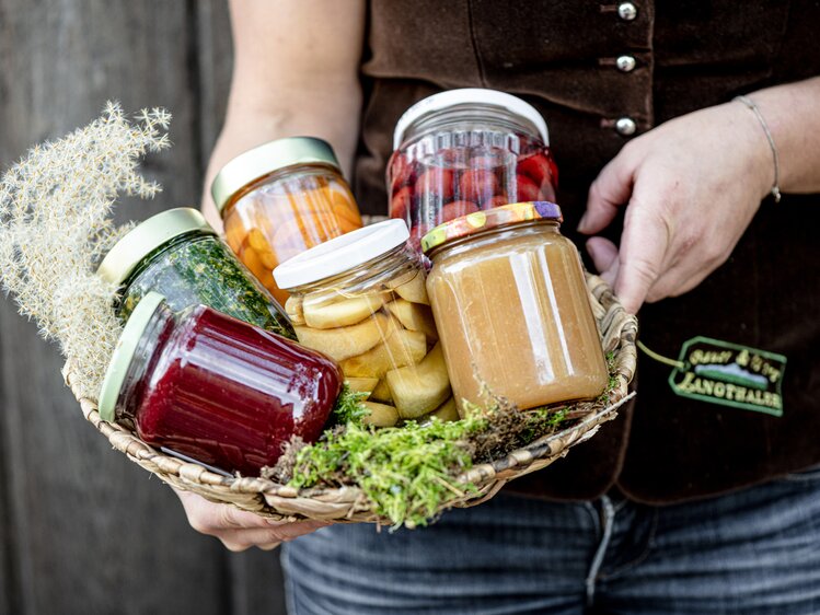 div. selbstgemachte Produkte - Bauer und Wirt Langthaler | © Martina Siebenhandl