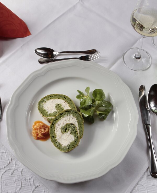 Spinatroulade mit Marillenkren | © Aufreiter Weinhof & Marillengut / Nikolaus Korab Spinatroulade mit Marillenkren | © Aufreiter Weinhof & Marillengut / Nikolaus Korab