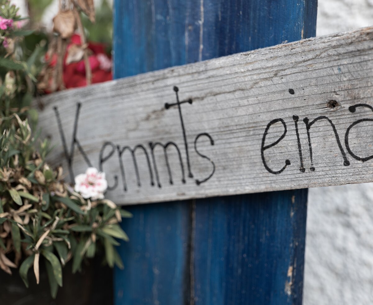 Kommt herein! | © Oberösterreich Tourismus GmbH / Martin Fickert Türschild aus Holz mit der Aufschrift: "Kommt herein!" | © Oberösterreich Tourismus GmbH / Martin Fickert