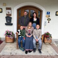 Gastgeber: Familie Gschwandtner vom Biohof beim Hitzl | © Urlaub am Bauernhof Oberösterreich / Gschwandtner