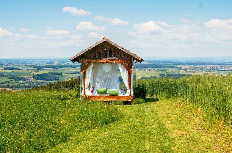 Panoramabett am Hochhubergut in Aschach/Steyr, Nationalparkregion Kalkalpen | © Urlaub am Bauernhof Oberösterreich / Daniel Gollner