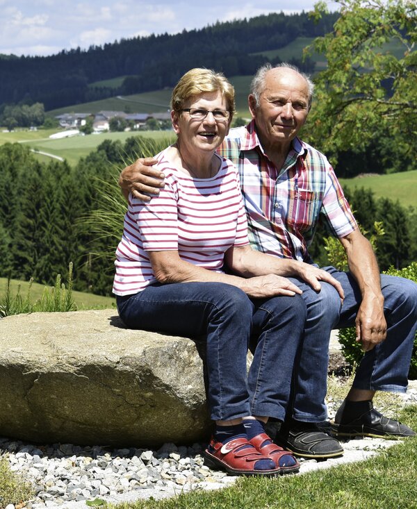 Altbäuerin und Altbauer am Schafflhof in Sarleinsbach, Mühlviertel | © Urlaub am Bauernhof Oberösterreich / Harald Puchegger