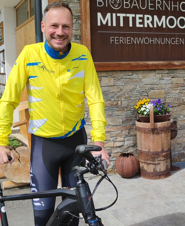 Gerhard Liebenberger beim Radfahren | © Urlaub am Bauernhof / Gerhard Liebenberger Blogger Gerhard Liebenberger beim Radfahren am Bauernhof Mittermoos | © Urlaub am Bauernhof / Gerhard Liebenberger