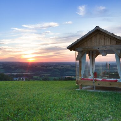 Panoramabett mit Aussicht am Hochhubergut | © Urlaub am Bauernhof Österreich / Postlmayr Panoramabett mit grossartiger Aussicht am Hochhubergut | © Urlaub am Bauernhof Österreich / Postlmayr
