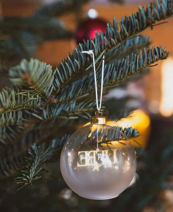 Christbaumkugel | © Urlaub am Bauernhof / Pascal Baronit Christbaumkugel auf Christbaum | © Urlaub am Bauernhof / Pascal Baronit