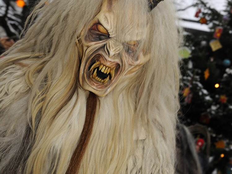 Advenmarkt Perchtenlauf | © @salzburg-burgen.at