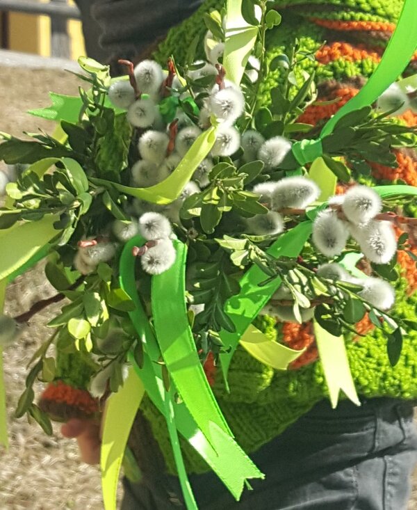 Palmbuschen binden, Ostern, Löckerwirt im Lungau, Salzburger Land | © Löckerwirt / Christina Löcker Palmbuschen binden, Ostern, Löckerwirt im Lungau, Salzburger Land | © Löckerwirt / Christina Löcker