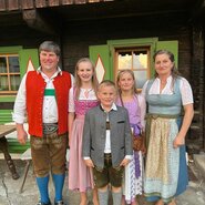 Familie Gschwandtner vom Biohof Einberghof | © Biohof Einberghof/ Familie Gschwandtner