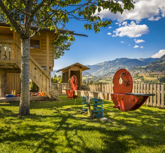 Weidinghof Spielplatz, St. Veit, Salzburger Sonnenterrasse | © Urlaub am Bauernhof Salzburger Land / Bernd Suppan