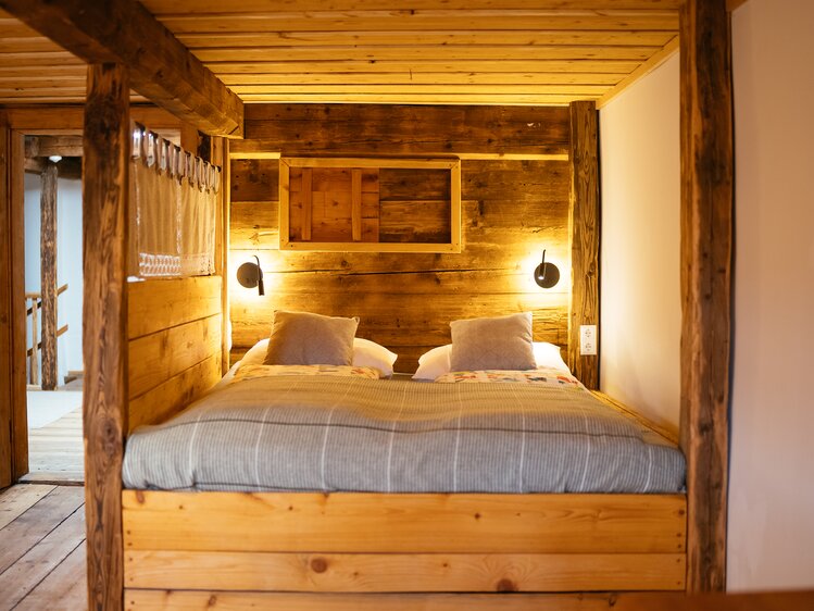 Schlafzimmer in einem urigen Bauernhaus | © Urlaub am Bauernhof Steiermark / Daniel Gollner