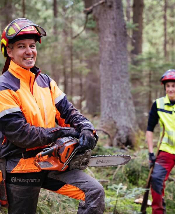 Pause bei der Waldarbeit, Rossegger, Steiermark | © Urlaub am Bauernhof Steiermark | Daniel Gollner Pause bei der Waldarbeit, Rossegger, Steiermark | © Urlaub am Bauernhof Steiermark | Daniel Gollner