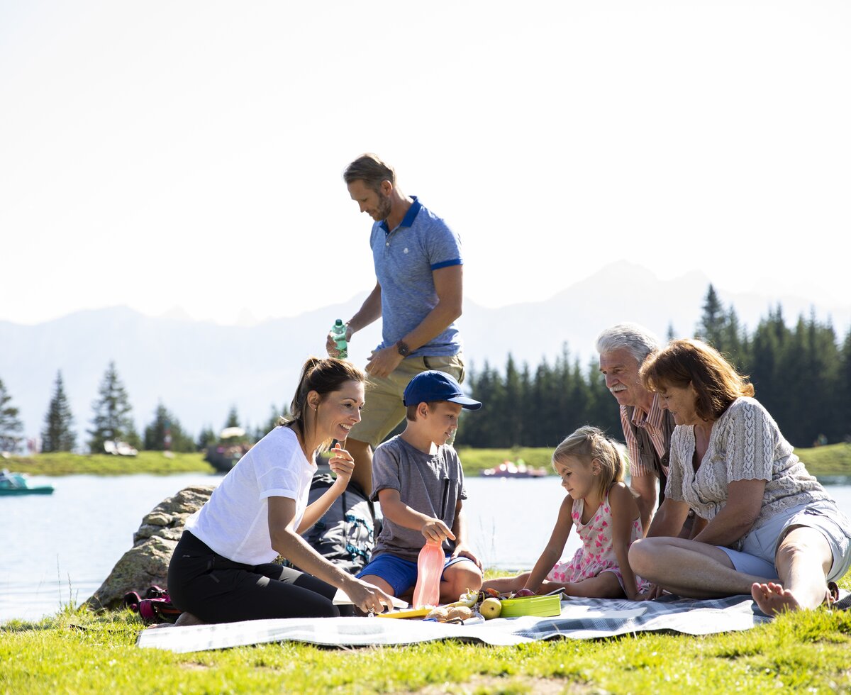 Picknick mit Familie | © Serfaus-Fiss-Ladis Marketing GmbH/Daniel Zangerl