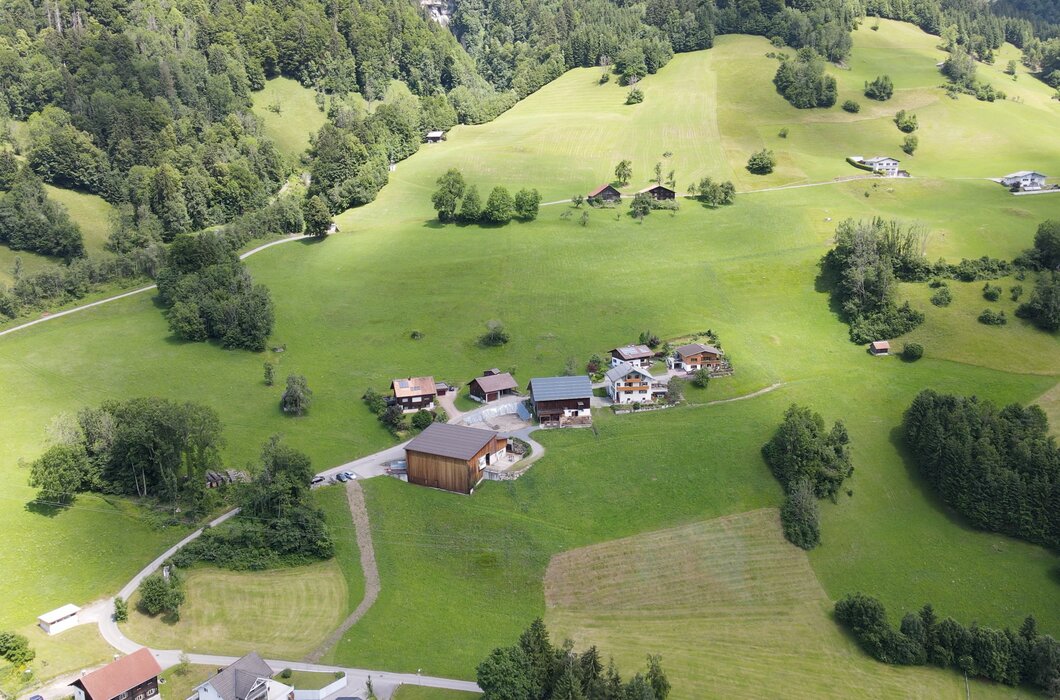 Das Hofgelände mit allen Gebäuden von oben | © Urlaub am Bauernhof | Daniel Gollner 