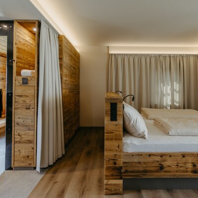Schlafzimmer 1a m. Sauna "Baumblick"