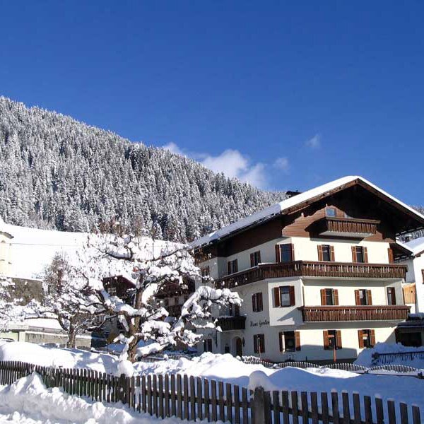 Bauernhaus im Winter
