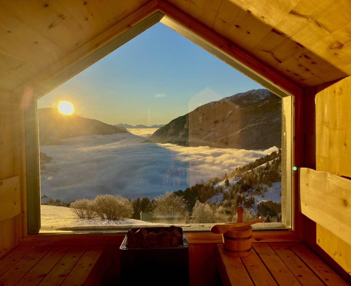 Sonnenaufgang_Winter@Panorama Sauna_Strobl Alm Nockberge
