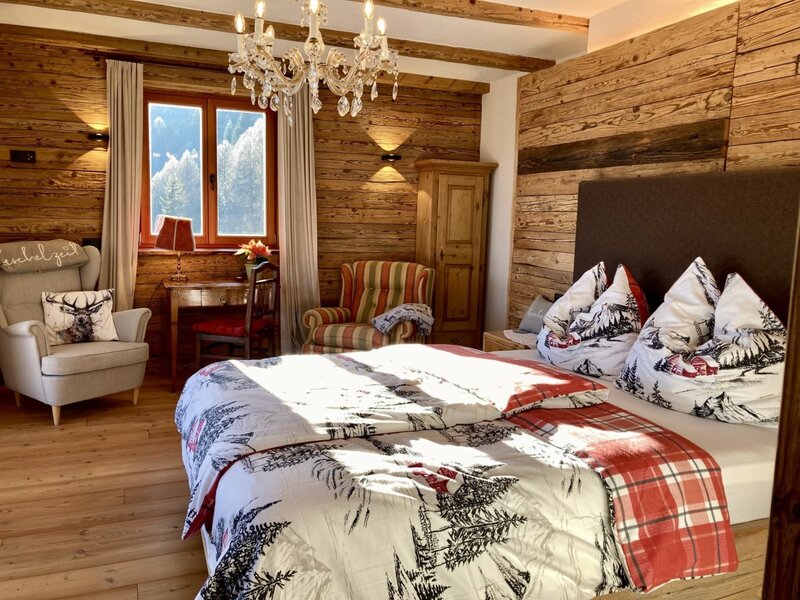 Nachmittagssonne im Schlafzimmer@Chalet Almhaus Strobl