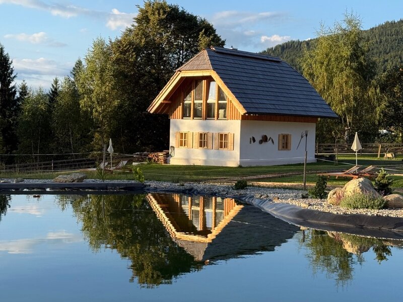Ferienhaus Herbst mit Teich
