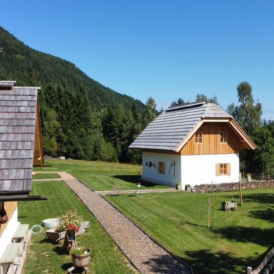 Chalets mit Dorfschenke