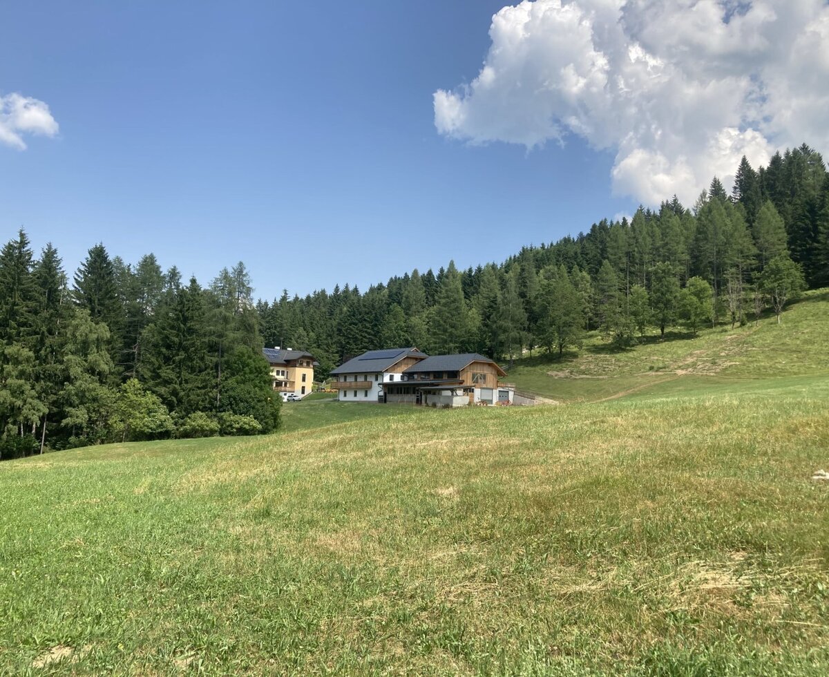 Hofansicht von Westen