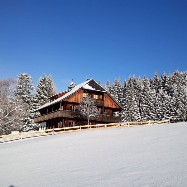 unser Haus im Winter
