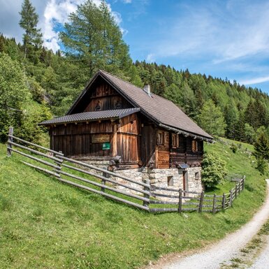 Jörglbauerhütte Westansicht Jörglbauerhütte Westansicht