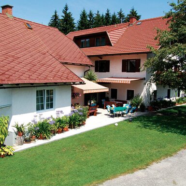 Der Königshof,links Keischn und rechts Haupthaus mit Waldstubn Der Königshof,links Keischn und rechts Haupthaus mit Waldstubn
