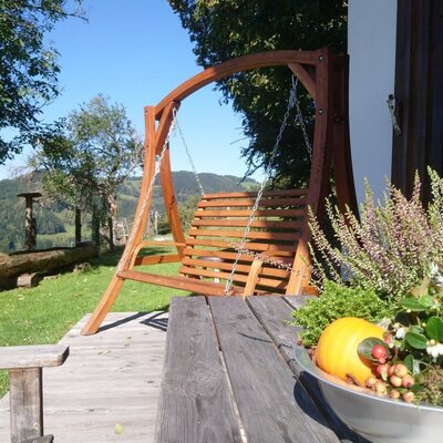 Entspannen auf der Hollywoodschaukel