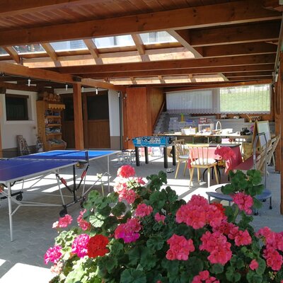 Überdachter Spielplatz