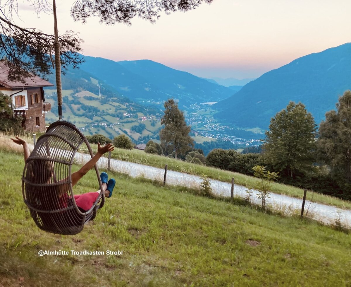 Bei diesem Talblick geht einem das Herzerl auf@Panorama Almhütte Nockberge