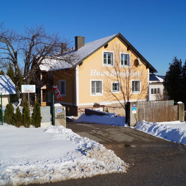 unser Haus im Winter