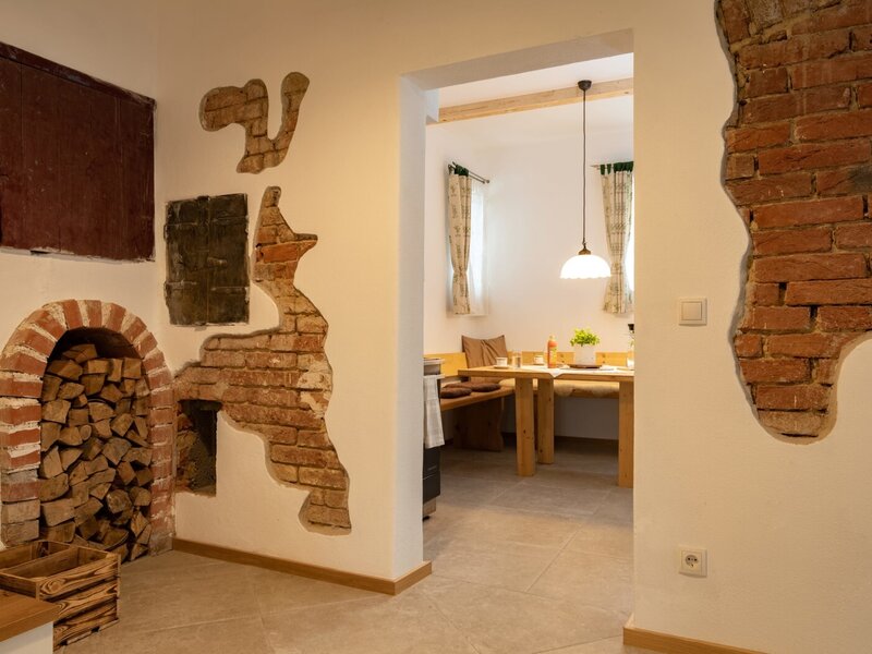 Bauernsacherl Sicht auf Zwischenraum und Esszimmer