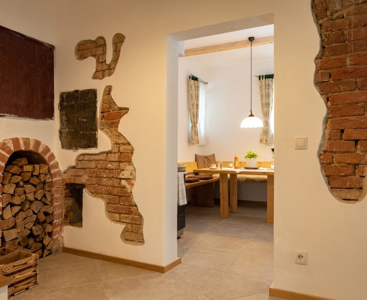 Bauernsacherl Sicht auf Zwischenraum und Esszimmer