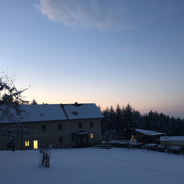Karnerhof - Wohnhaus am Abend © Gertraud Karner