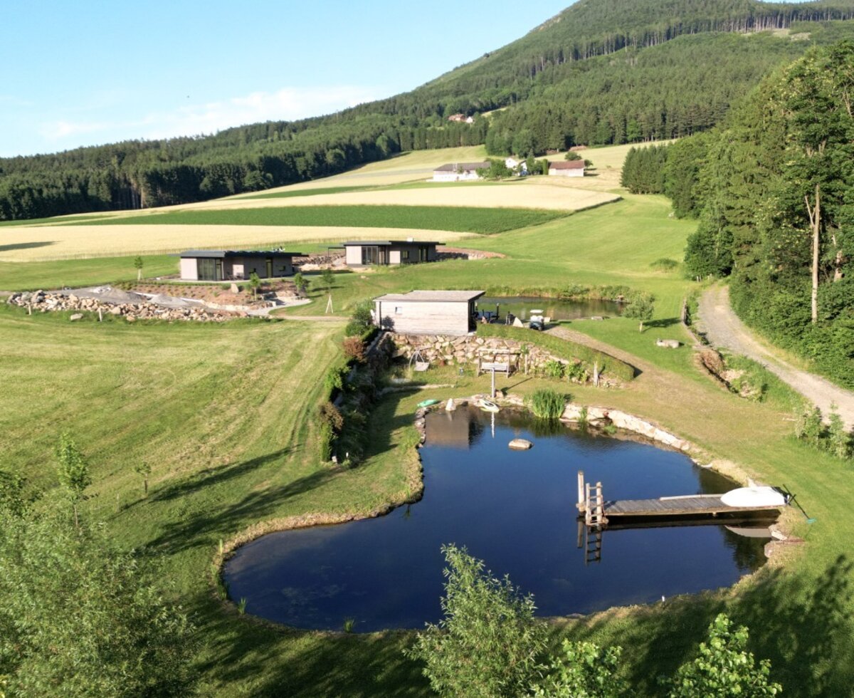 Die Lodges und Teiche von oben
