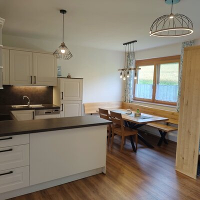 Küche und Essbereich