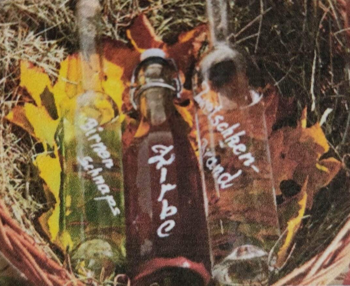 Selbstgemachte Schnäpse und Liköre